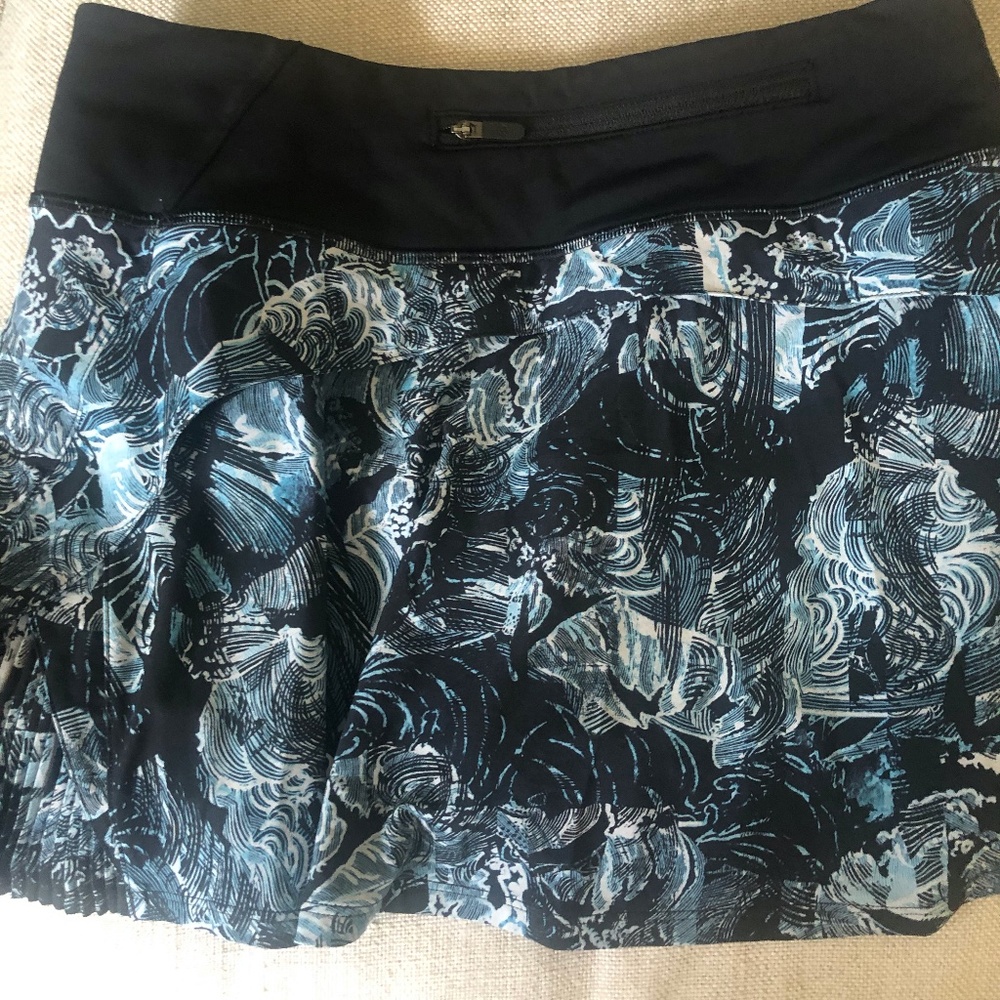 Lululemon tennis skirt 4R BLACK/BLUE